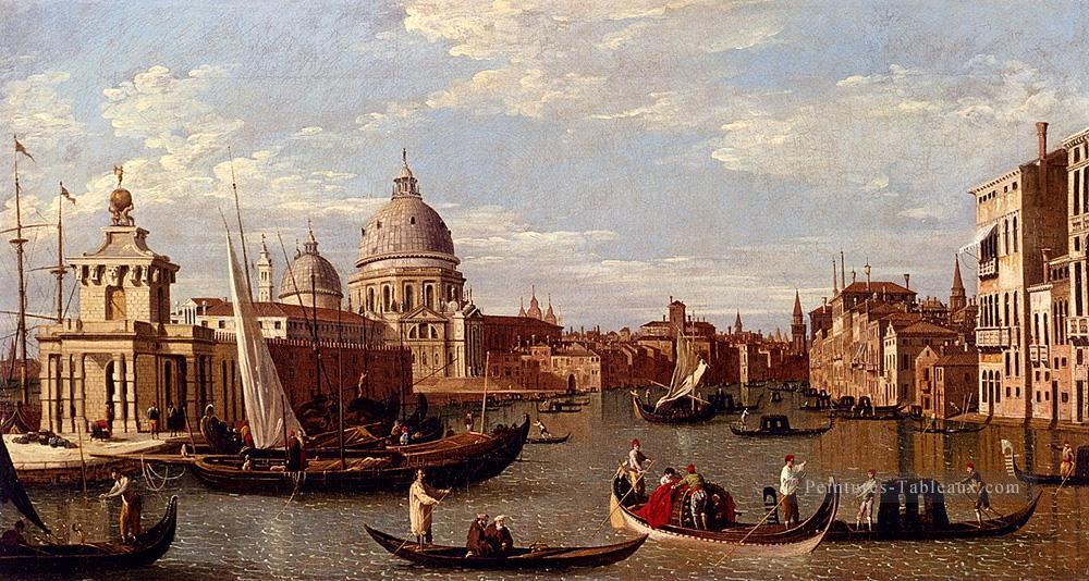 Canal vue du Grand Canal et Santa Maria Della Salut avec des bateaux et figure Canaletto Peintures à l'huile